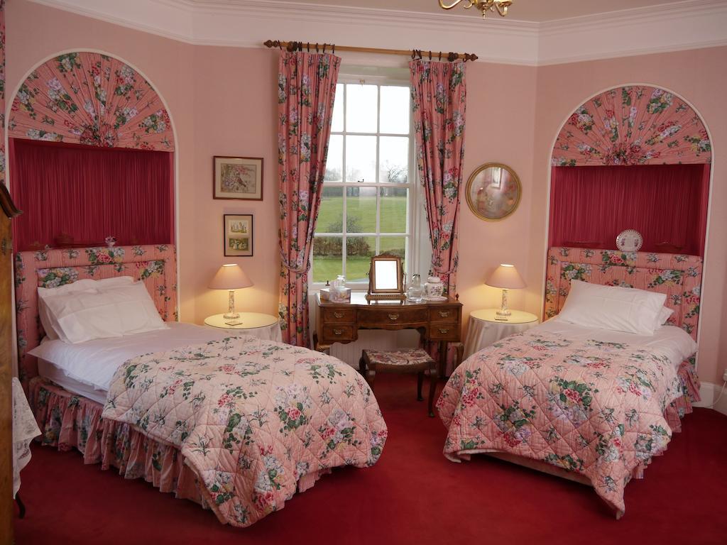 Отель Deeside Country House Банкори Экстерьер фото
